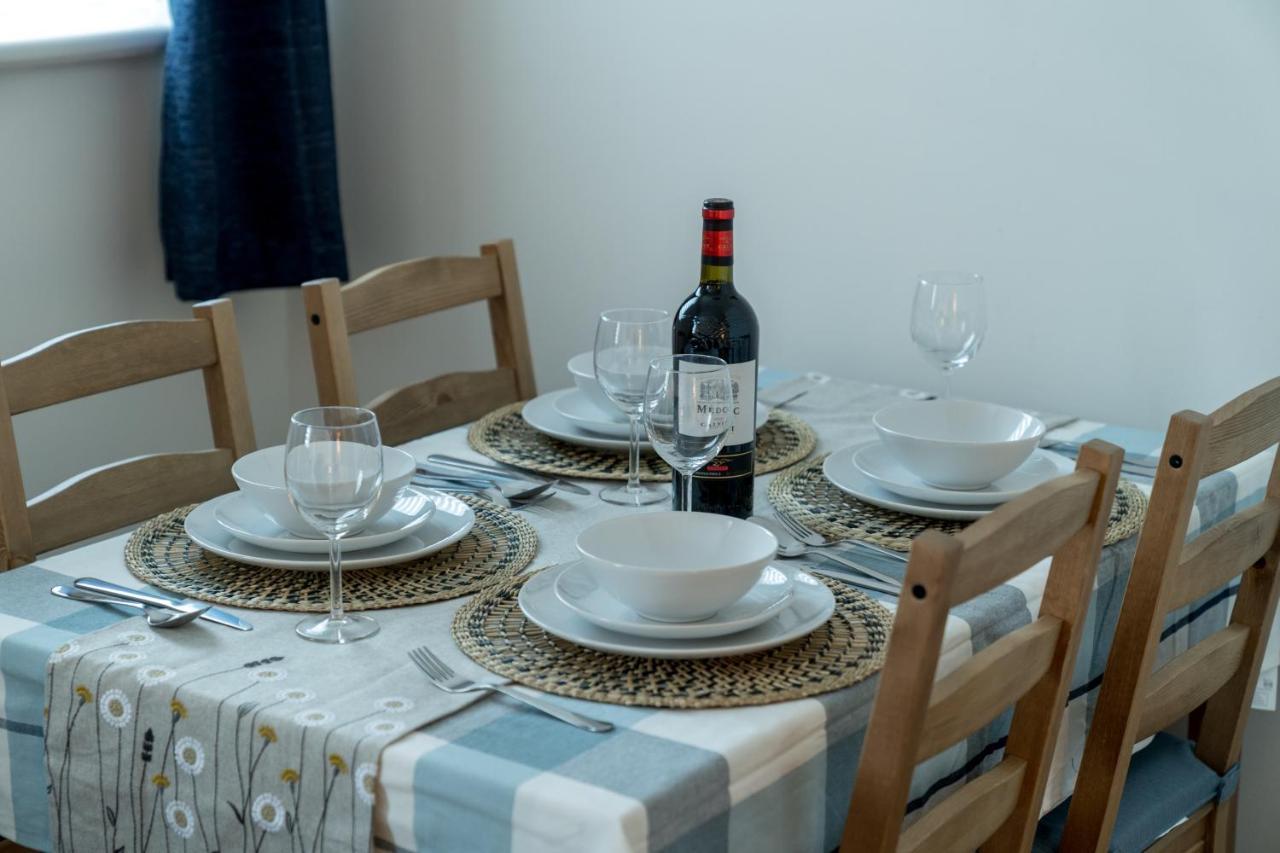 2 Bedroom Flat Near London Excel ภายนอก รูปภาพ